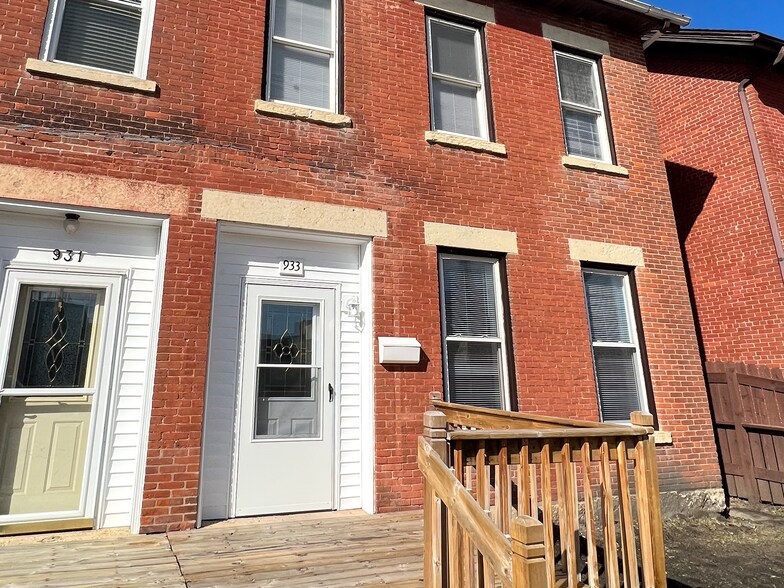 Primary Photo - 933 White St