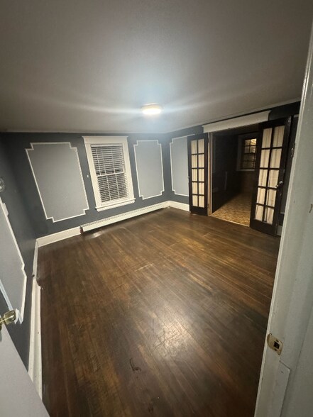 Building Photo - 28 Evergreen Ave