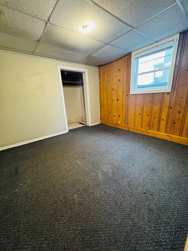 Building Photo - 620 N Main St