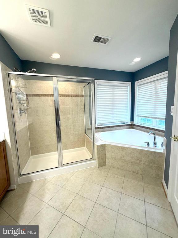 Building Photo - 47574 Royal Burnham Terrace