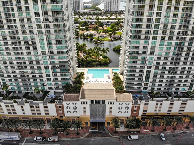 Building Photo - 300 Sunny Isles Blvd