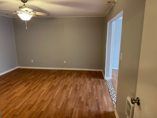 Building Photo - 7932 Whitcomb St