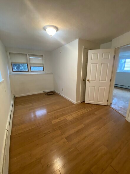 Building Photo - 21 Weymouth Ave