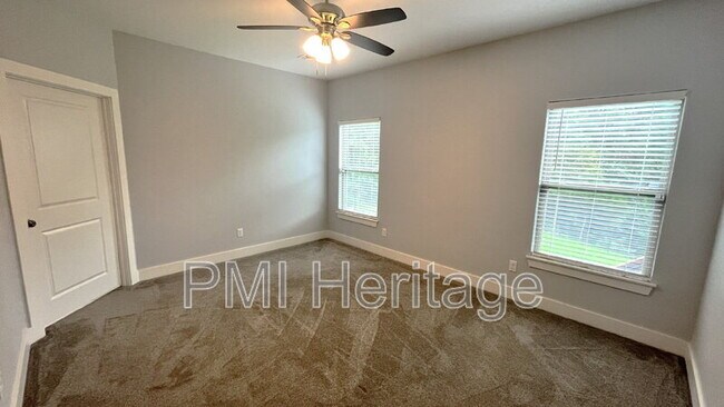 Building Photo - 3 Mallow Ln