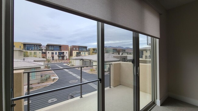 Building Photo - Townhome located in Trilogy community in Summerlin.