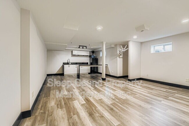 Building Photo - 4817 NE Holman St