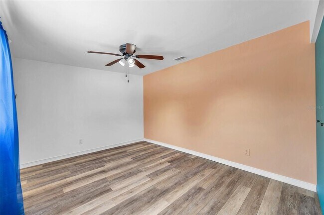 Building Photo - 5900 Cypress St N