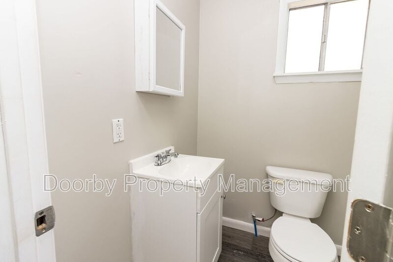 Building Photo - 207 Napier St