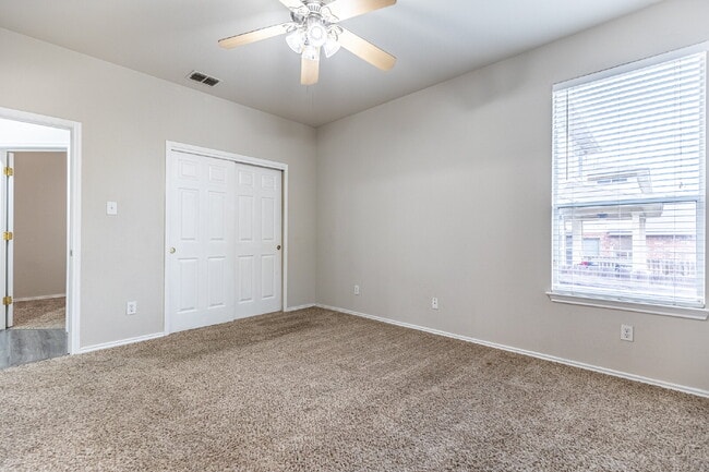 Building Photo - 6106 Briscoe Leaf