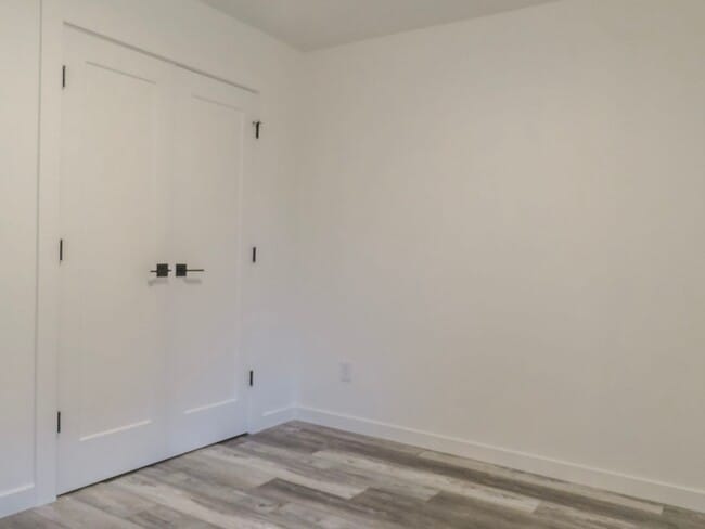 Building Photo - Newberg- 3 bedroom Duplex Available Soon - Schedule tour now !
