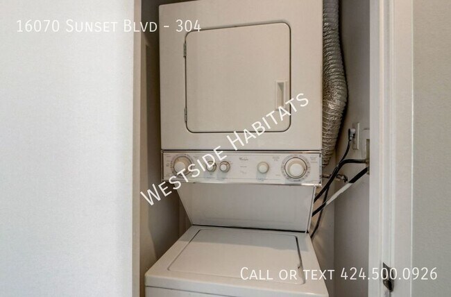 Building Photo - 16070 Sunset - Gorgeous, fully renovated b...