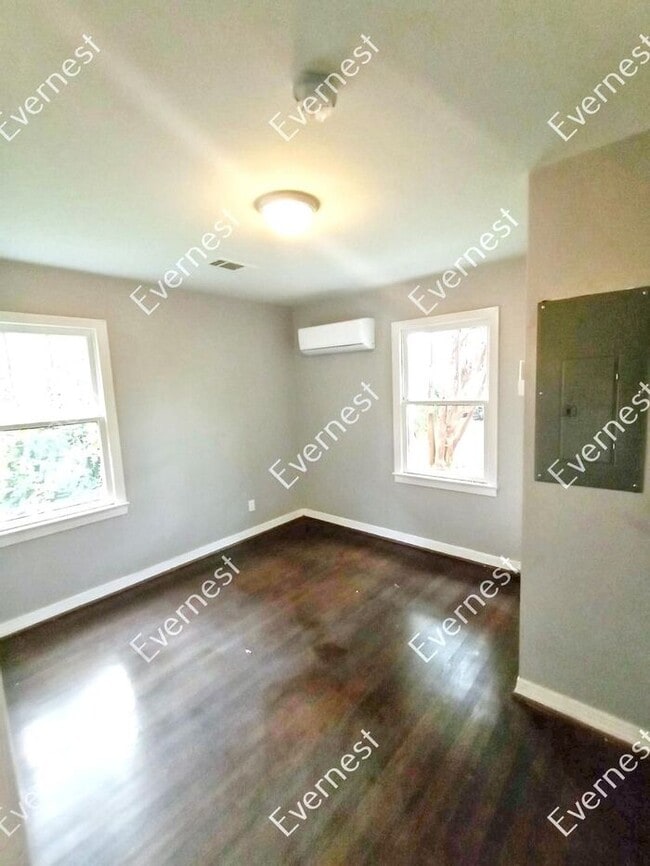 Building Photo - 3402 33rd Ct N