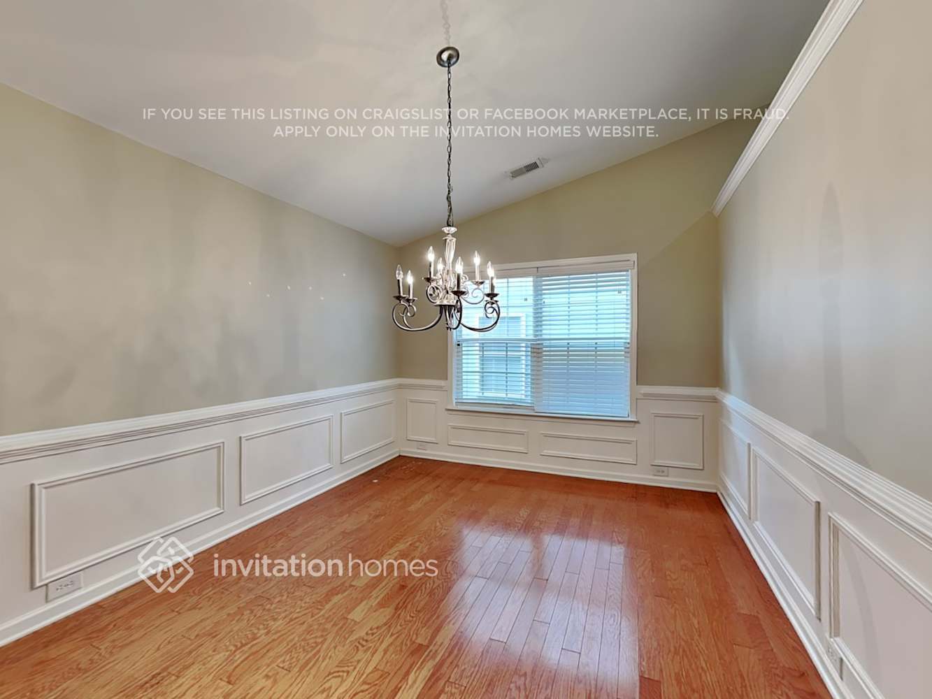 Building Photo - 1029 S Creek Dr