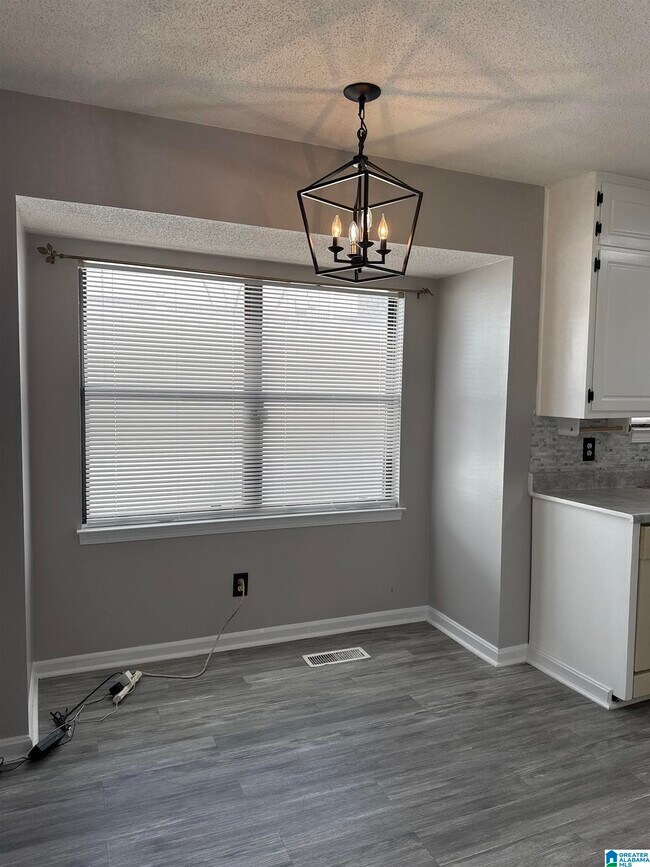 Building Photo - 284 Stonebridge Rd