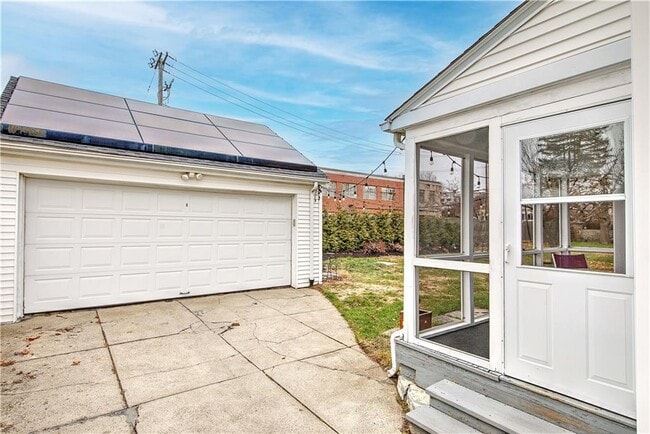 Building Photo - 11 Elmcroft Ave