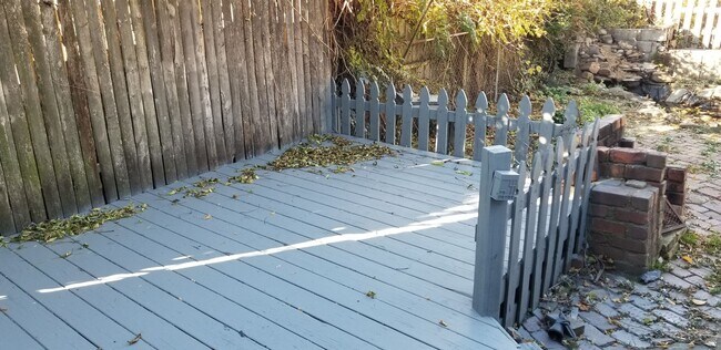 Building Photo - 7408 Dudley Ave