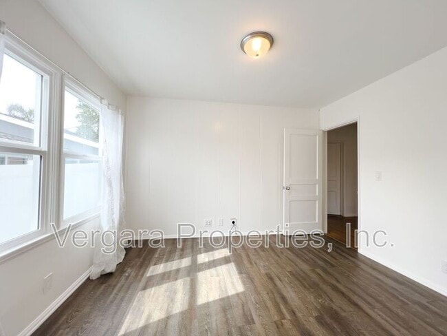 Building Photo - 623 Camino Real