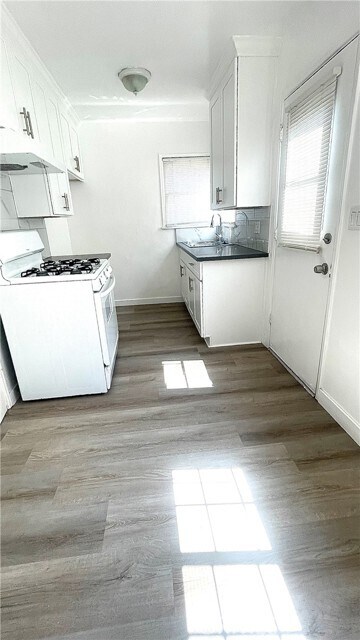 Building Photo - 364 S Sierra Madre Blvd