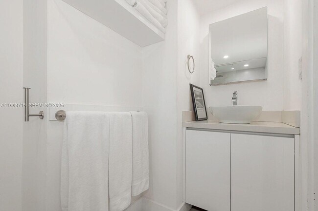 Building Photo - 2301 Collins Ave