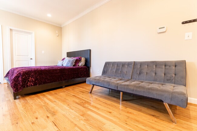 Building Photo - 430 Irving St NW