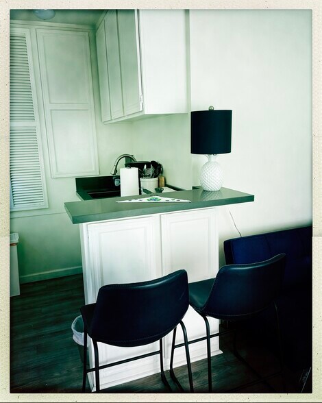 Small Breakfast Bar with 2 Bar Seats - 15 Spinnaker St