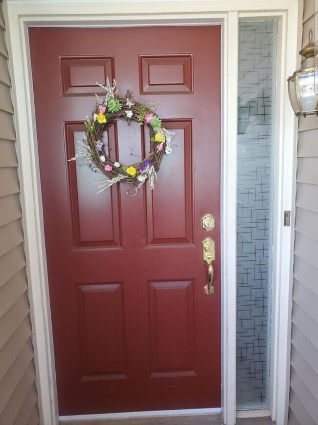 Primary Photo - 452 Tournament Dr