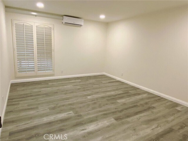 Building Photo - 1127 E Del Mar Blvd