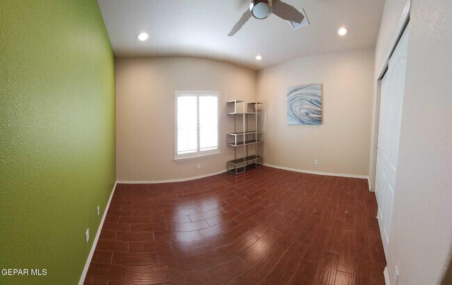 Building Photo - 7369 Dewberry Dr