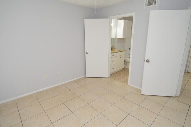 Building Photo - 8702 Mallard Reserve Dr