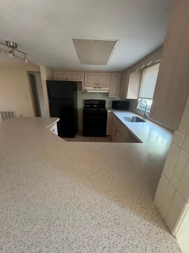 Building Photo - 9125 Hunt Club Ln
