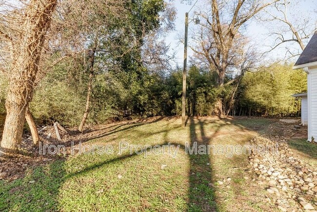 Building Photo - 1760 Old West Broad St