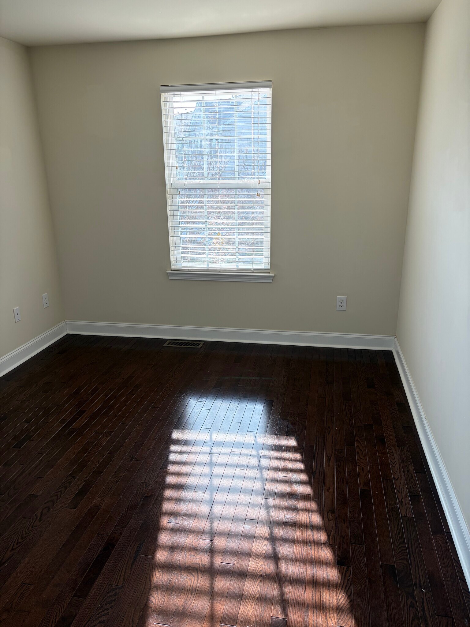 Building Photo - 6137 Valley Forge Dr