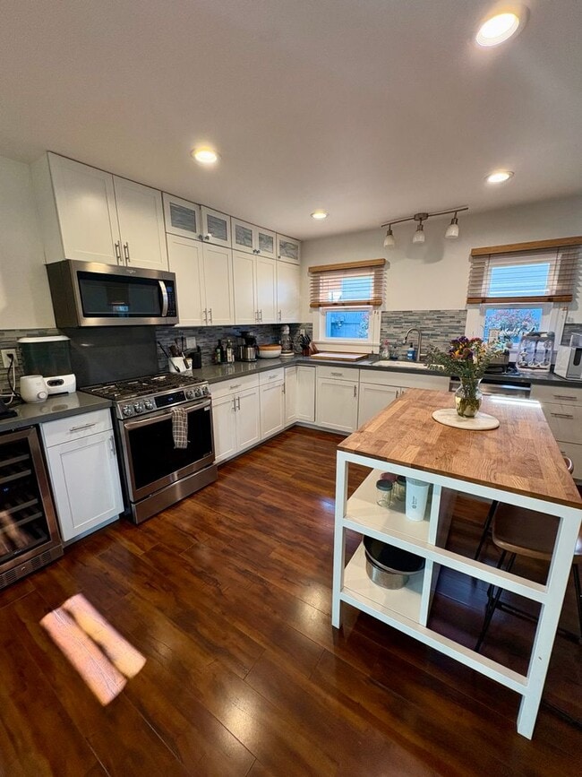 Building Photo - Imperial Beach - THE PERFECT BEACH COTTAGE 2 Bedroom / 2 Bath - Large lot! Don't Miss out!