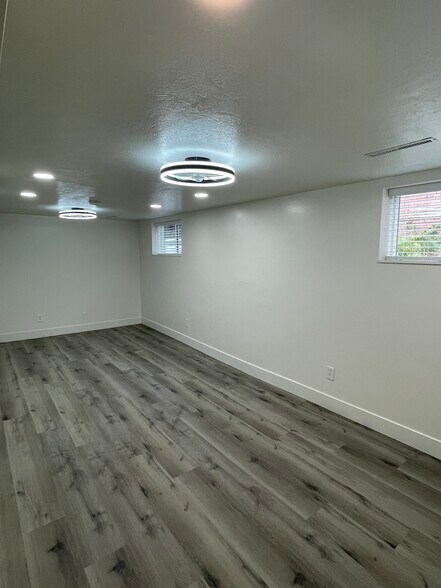 Family and dining room - 237 W Ardmore Pl