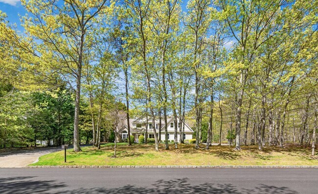 Building Photo - 37 Squires Blvd