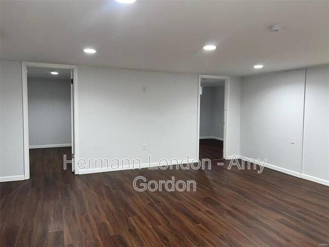 Building Photo - 8113 Parkwood Dr