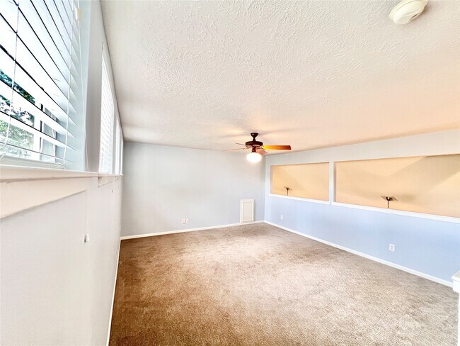 Building Photo - 11407 Briar Rose Dr