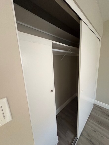 Building Photo - 5412 Claremont Ave