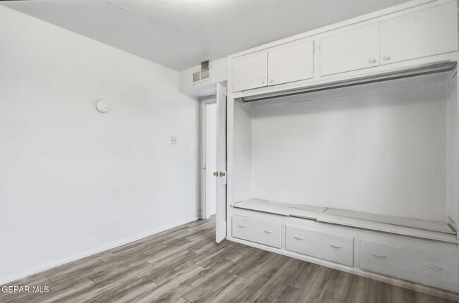 Building Photo - 3912 Kemp Ave