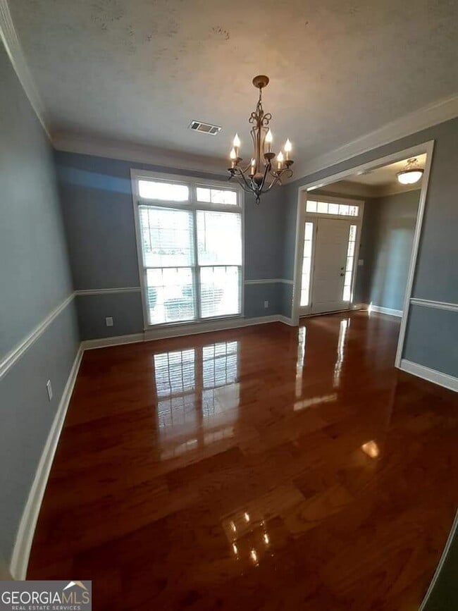 Building Photo - 208 Autumn Trail Way