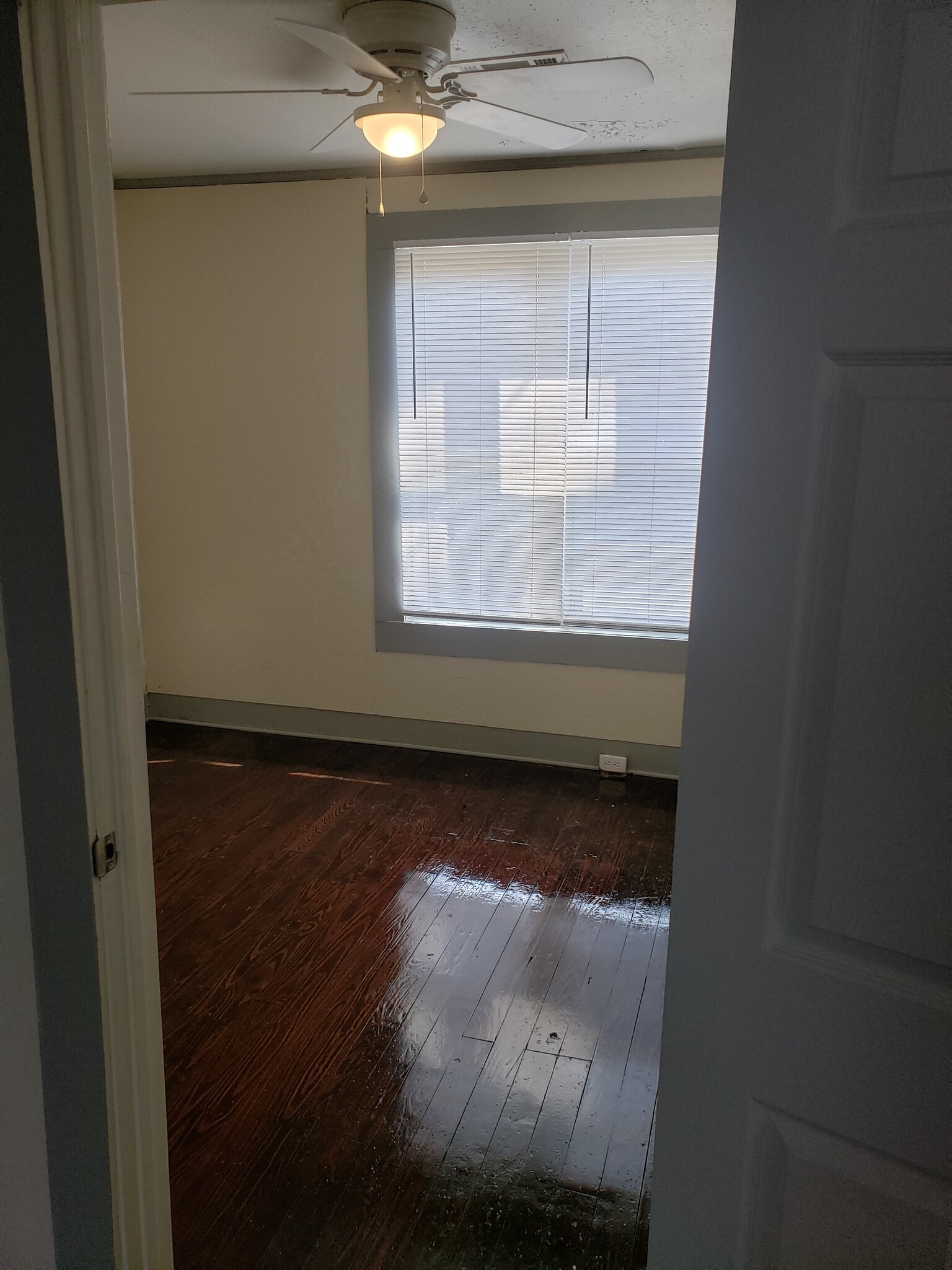 Bedroom - 309 S Canal St