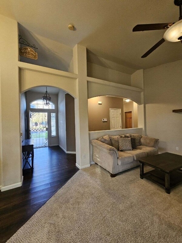 Building Photo - 1075 Sorrel Ave