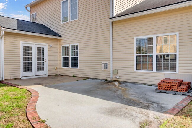 Building Photo - Spacious 5-Bedroom Rental with Dual Master...