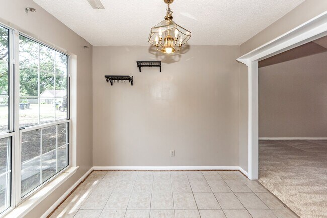 Building Photo - 8408 Battle Forest Dr