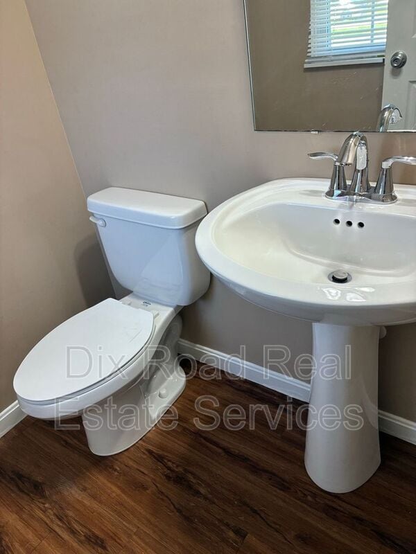 Building Photo - 461 Draft Ct