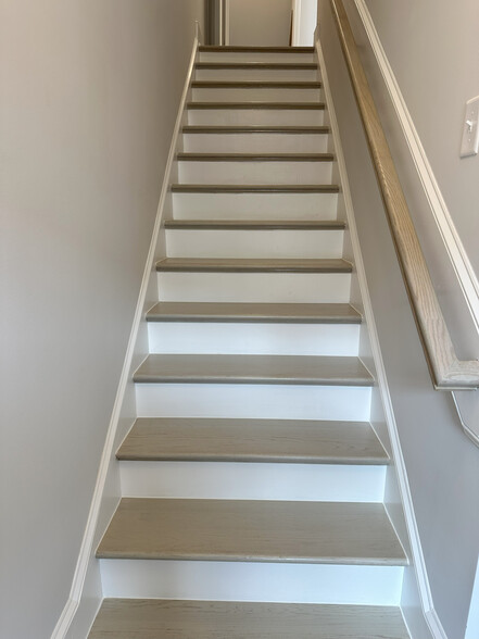 Building Photo - Room in Townhome on Austin Falls Sta