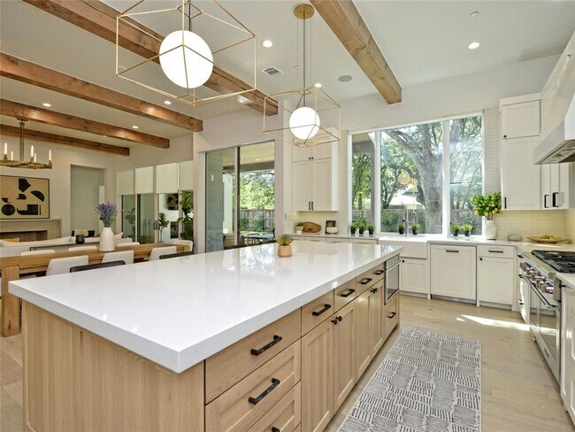 Building Photo - 304 Westwood Terrace