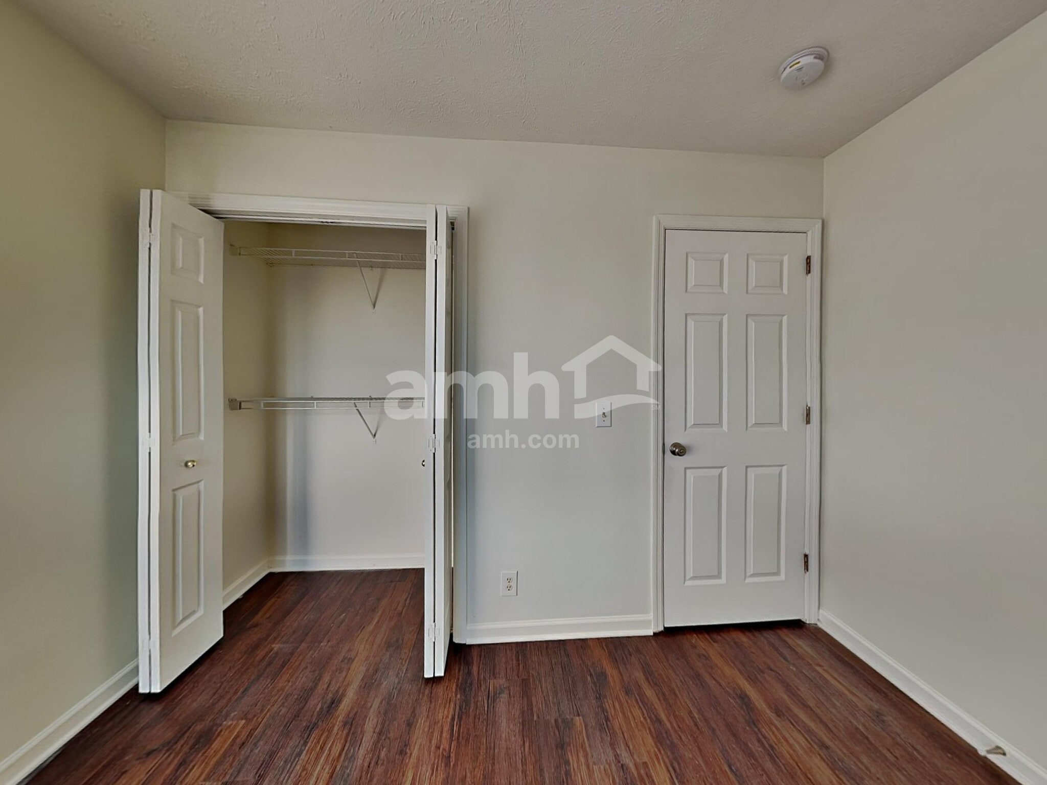 Building Photo - 2805 River Bend Dr