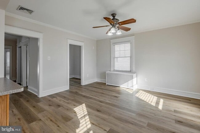 Building Photo - 1210 W Darby Rd