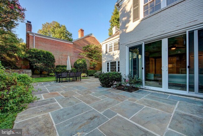 Building Photo - 4509 Tournay Rd